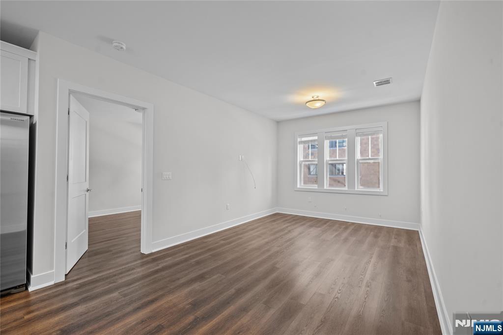 313 Woodland Place 202