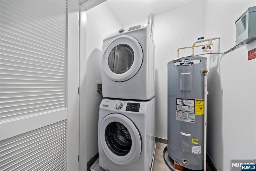 313 Woodland Place 202