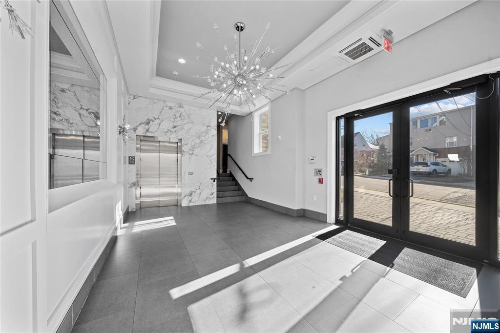 313 Woodland Place 202