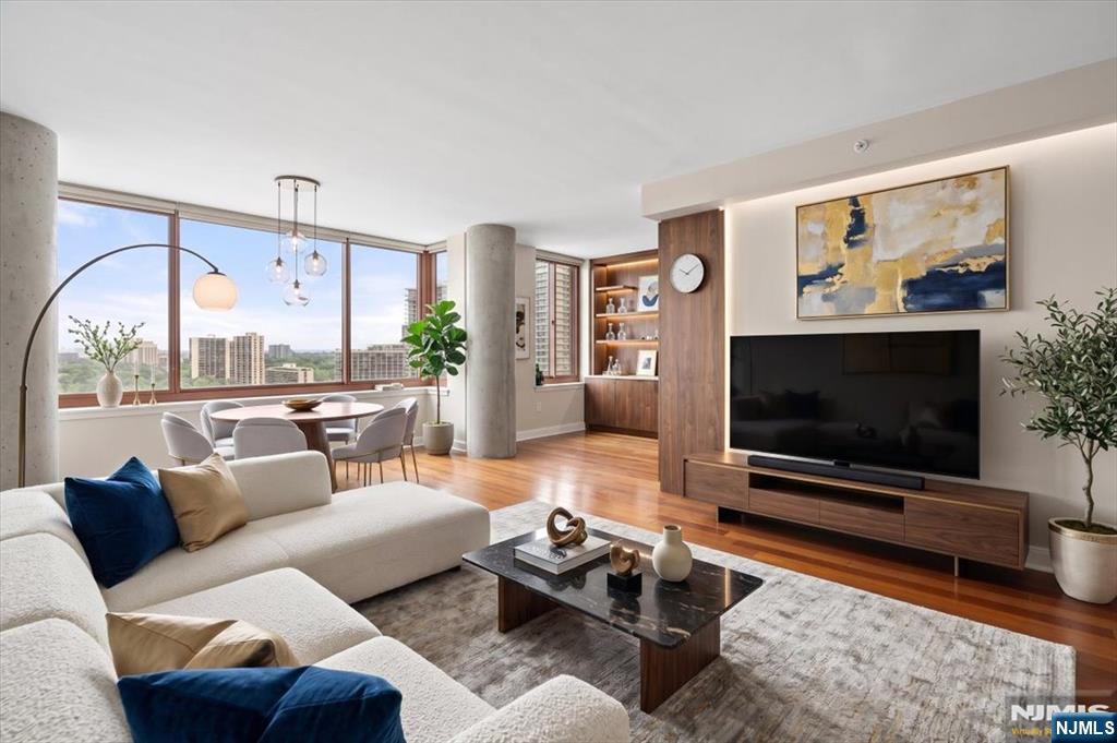100 palisade Road 3408