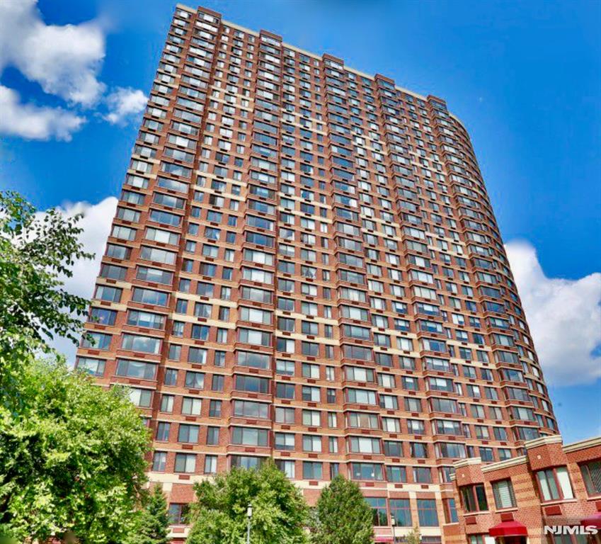 100 palisade Road 3408