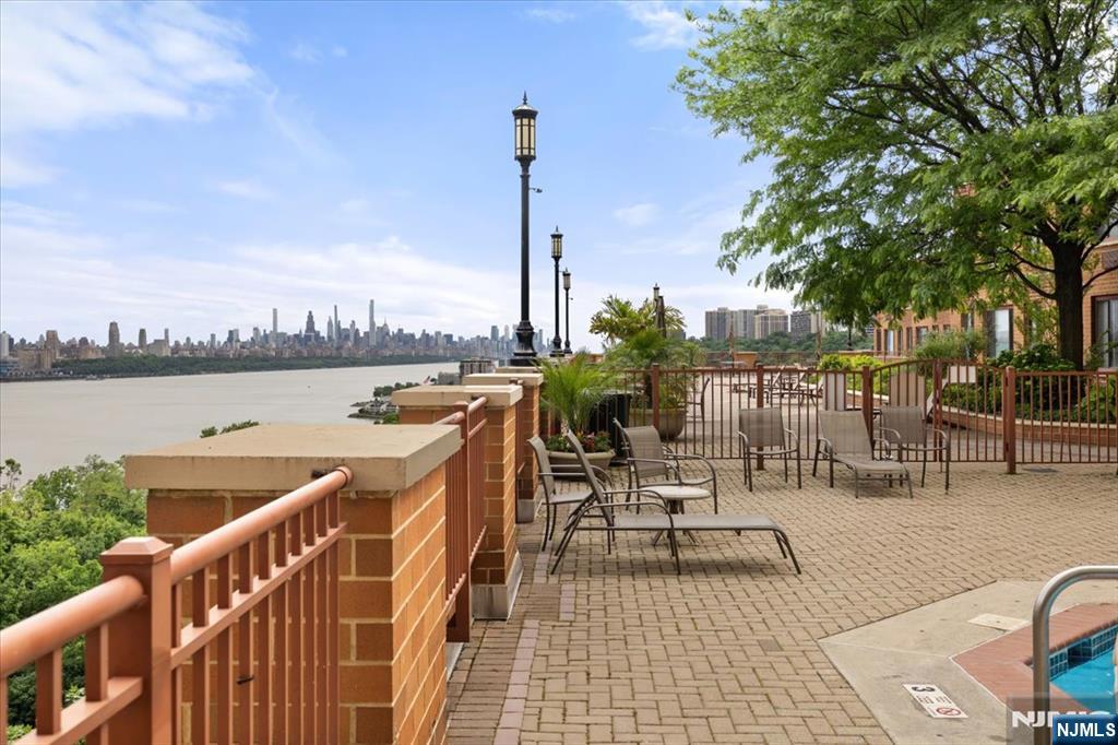 100 Old Palisade Road 3408