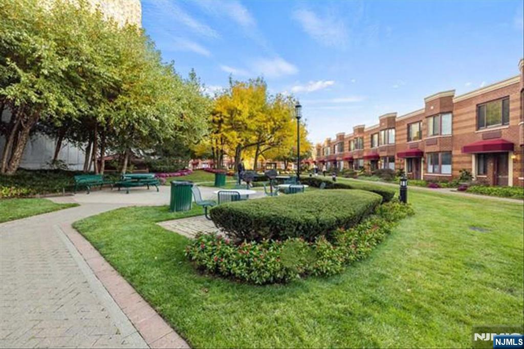 100 Old Palisade Road 3408