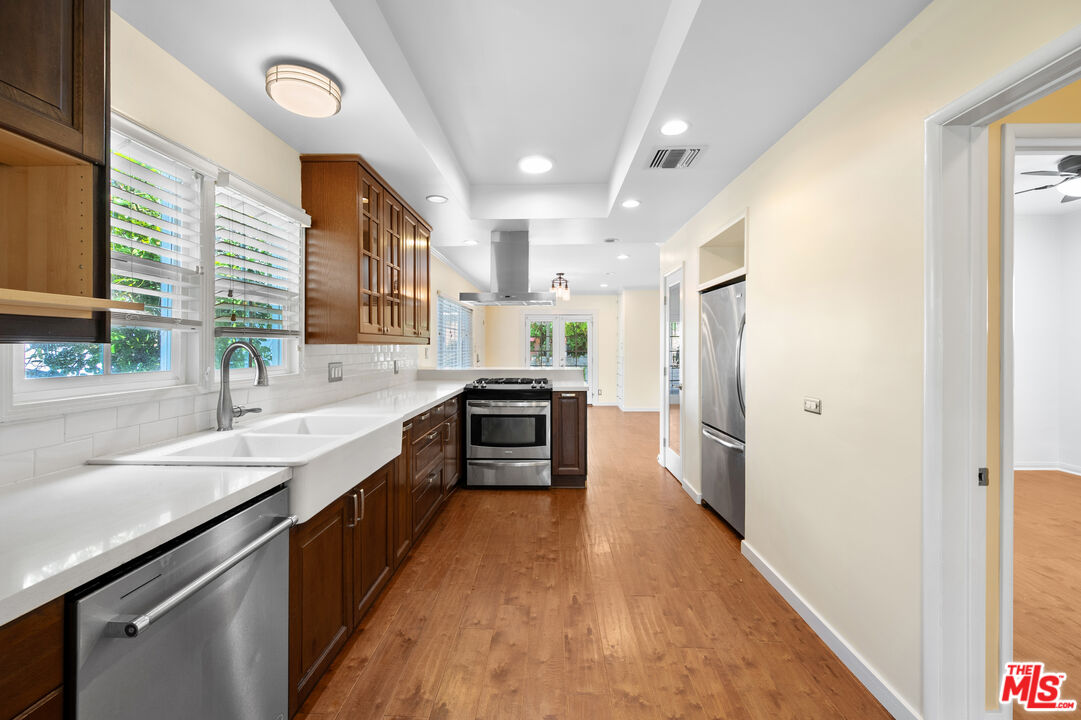 3141 Fairmount Ave