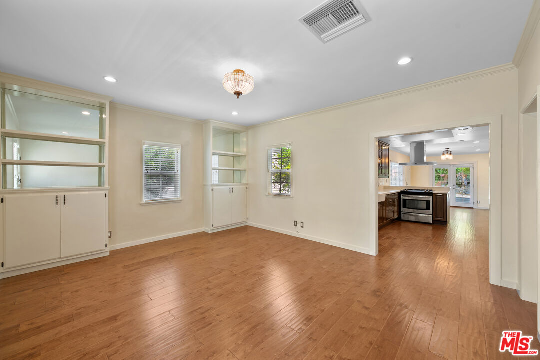 3141 Fairmount Ave