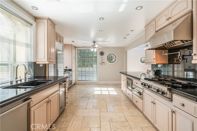 4615 White Oak