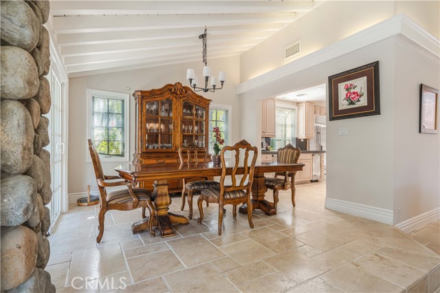 4615 White Oak