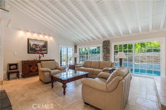 4615 White Oak