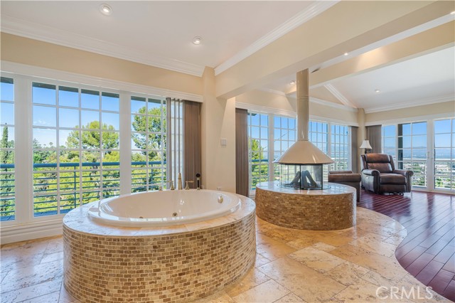 4615 White Oak