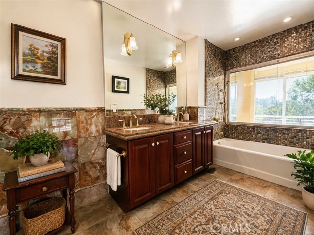 4615 White Oak