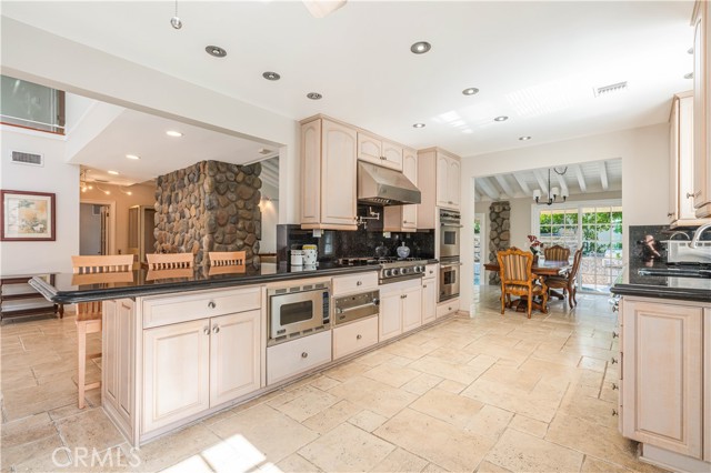 4615 White Oak