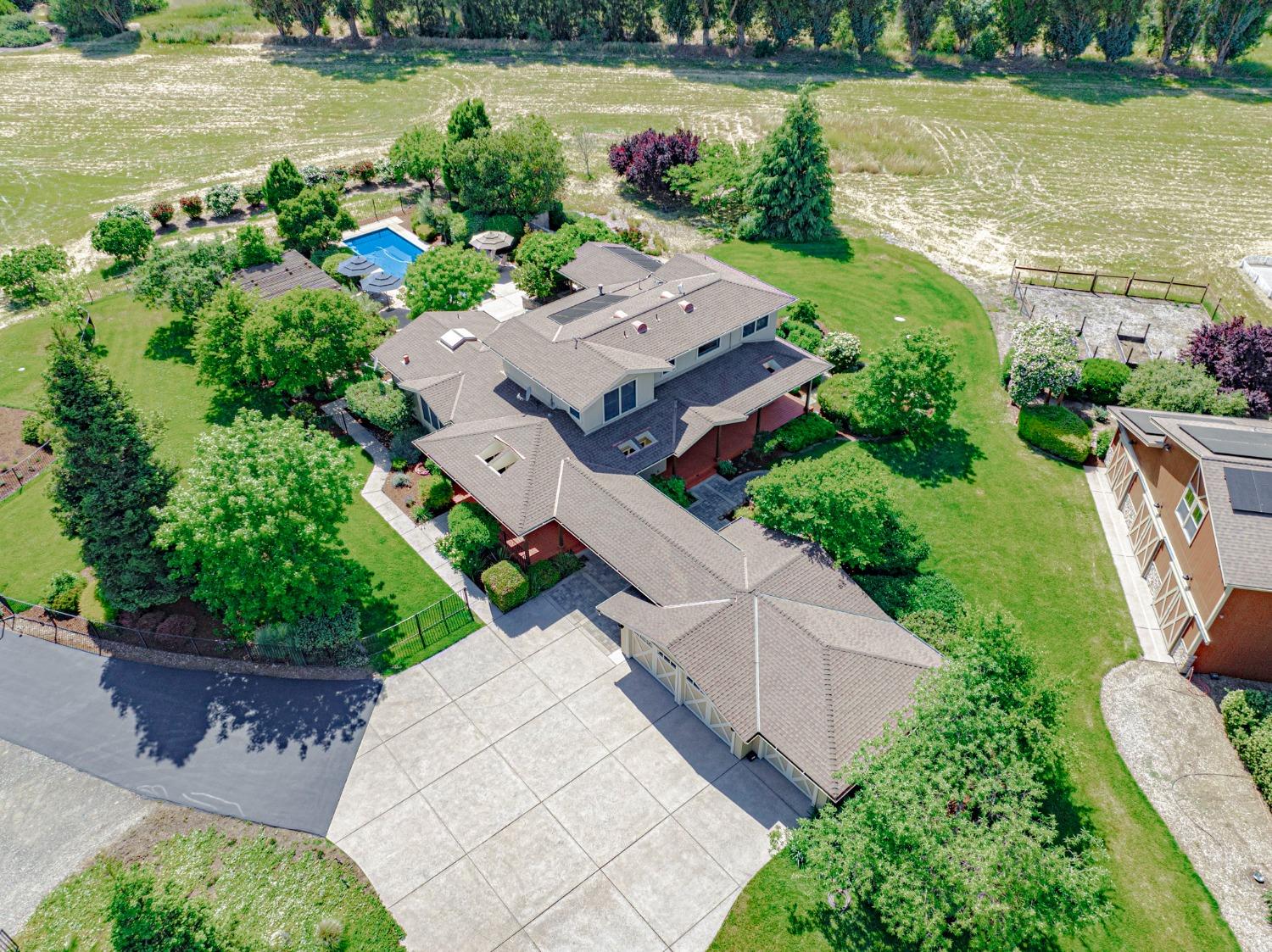 34718 Corcoran Hill Lane