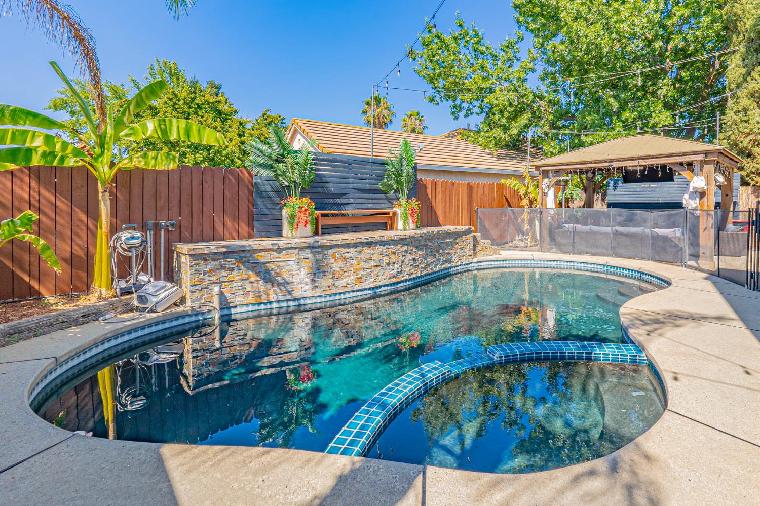 9015 Redwater Drive