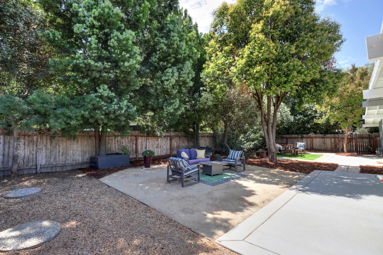 1212 Drake Drive