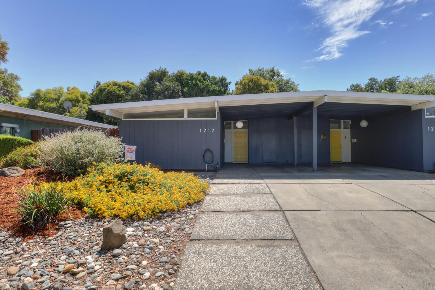 1212 Drake Drive