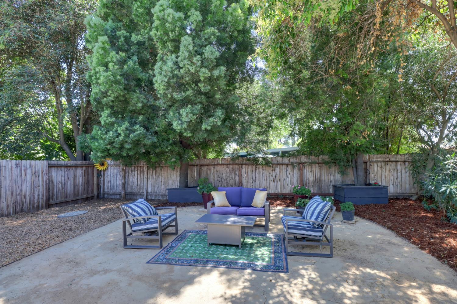 1212 Drake Drive