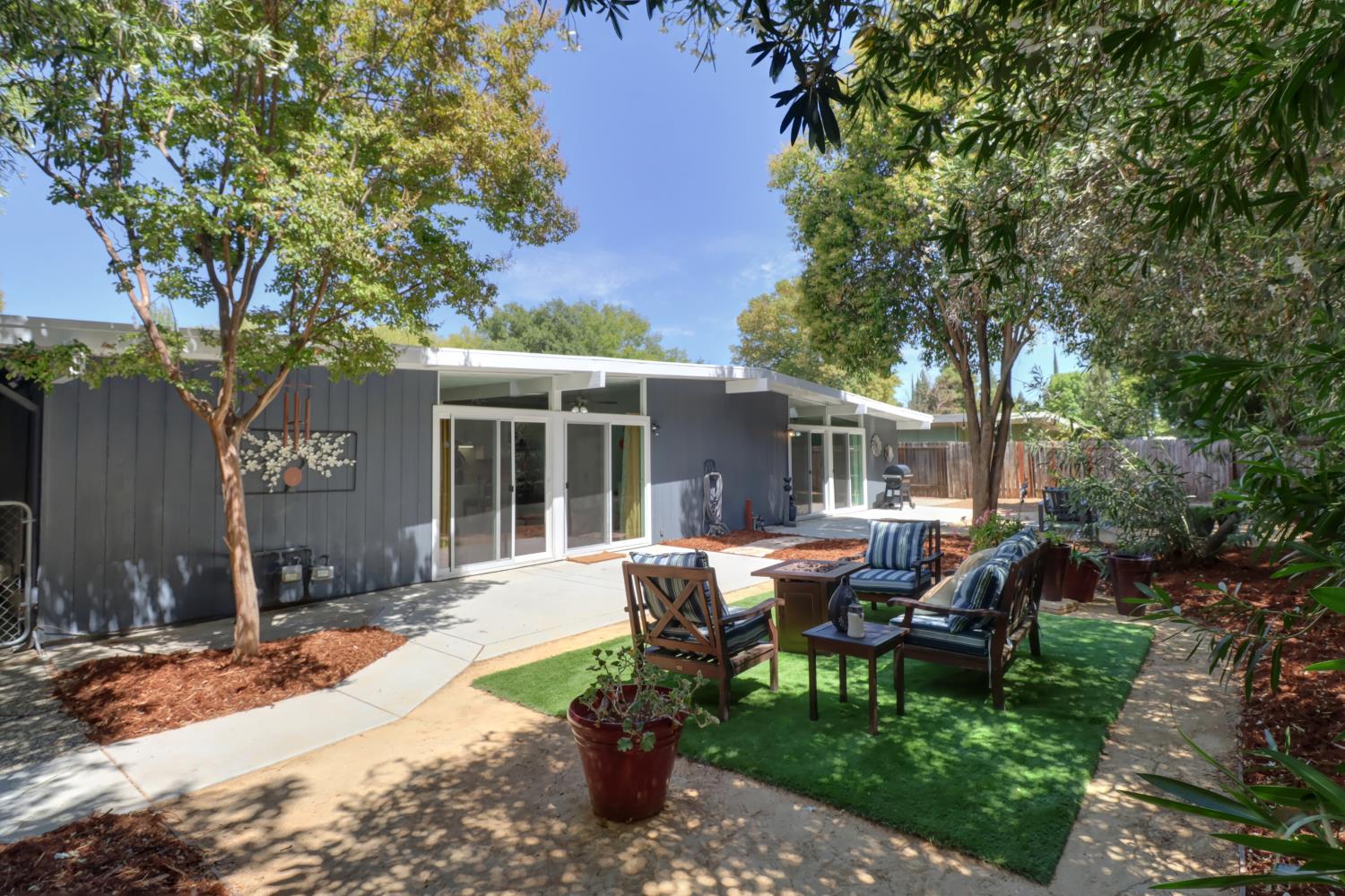 1212 Drake Drive