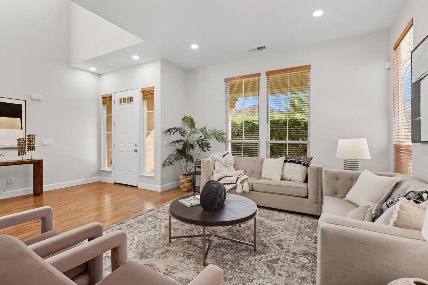 1527 Rio Grande Street