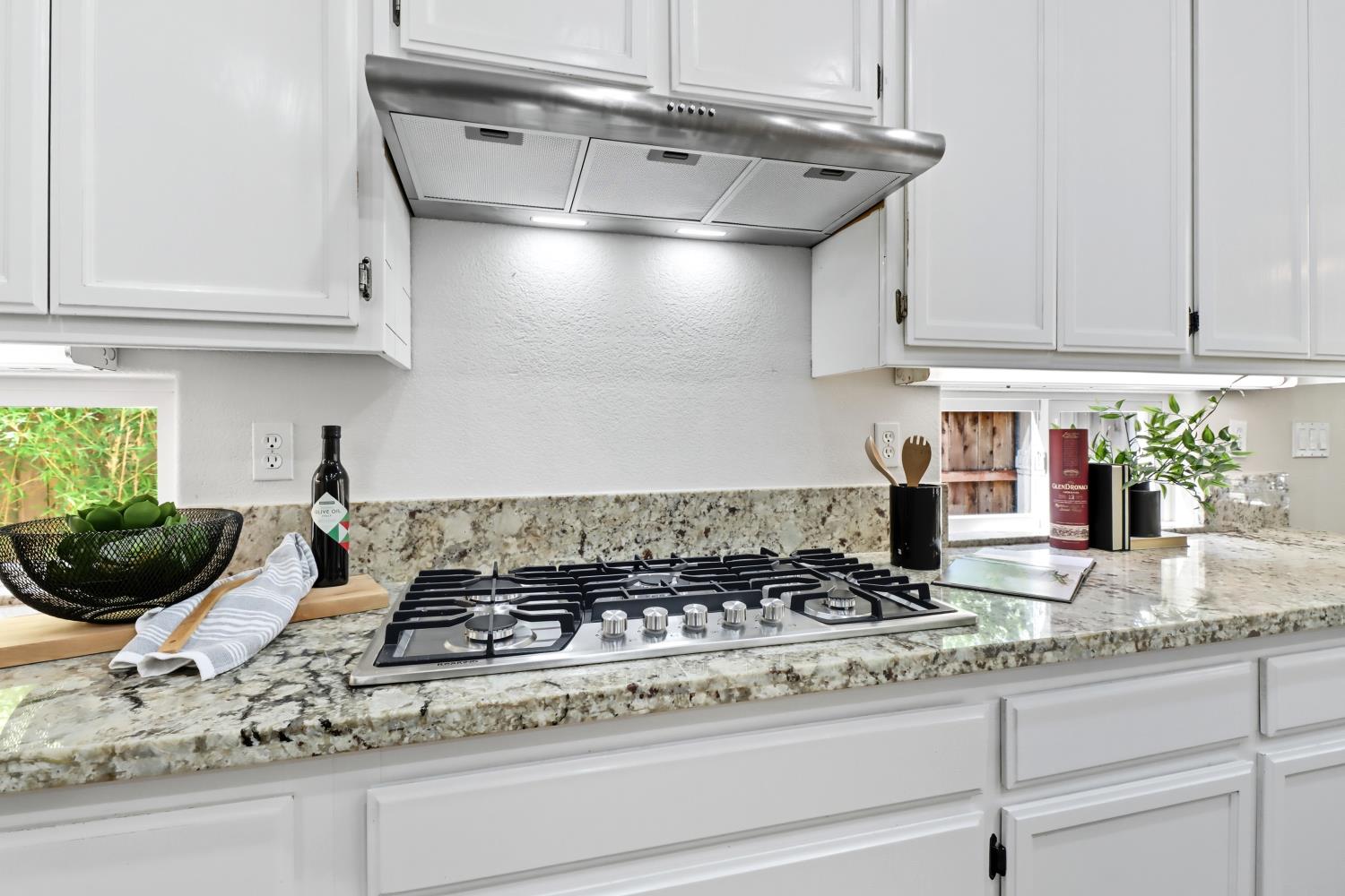 1527 Rio Grande Street