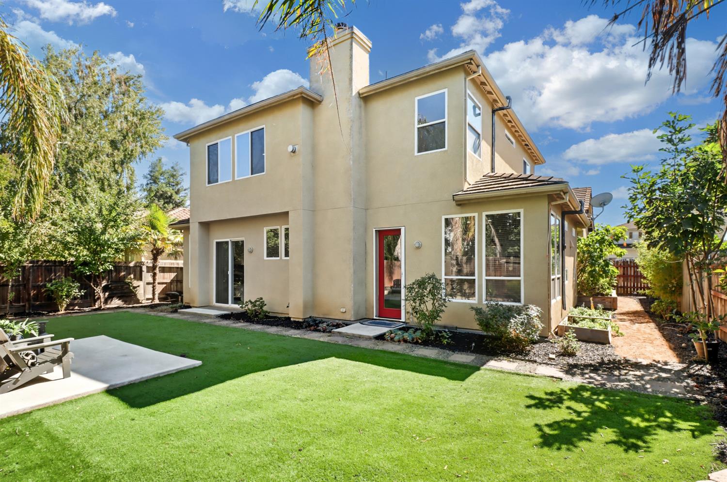 1527 Rio Grande Street