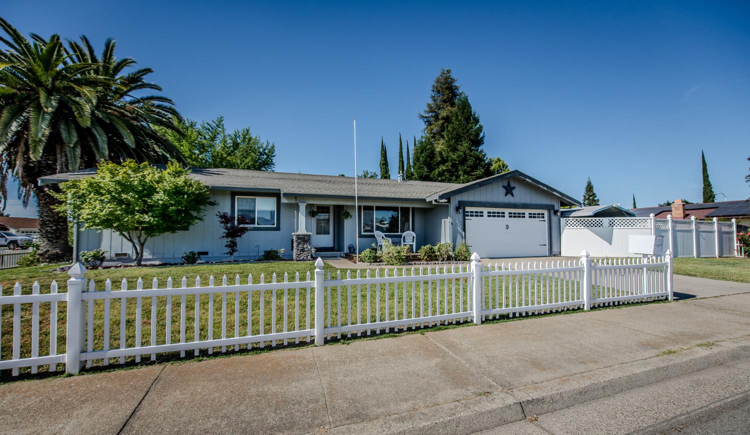 1695 Queens Avenue