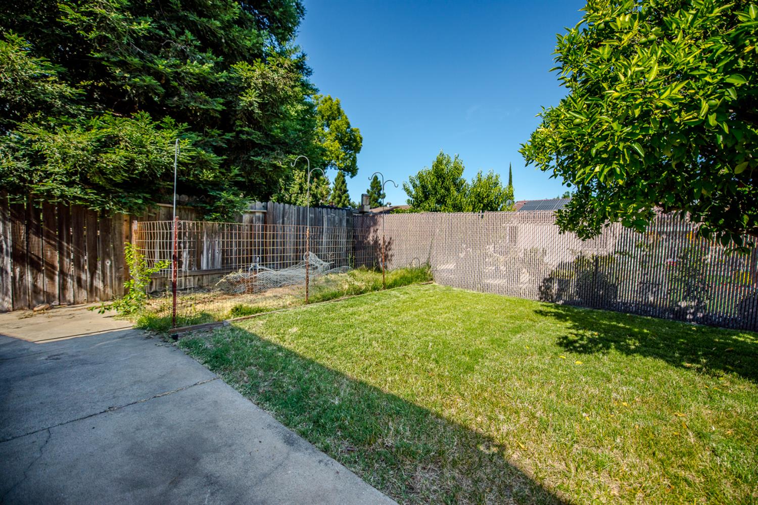 1695 Queens Avenue