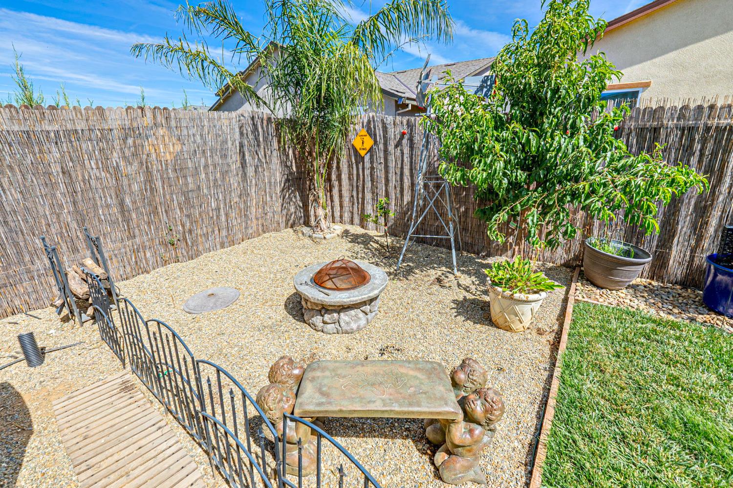 1549 Gelderlander Way