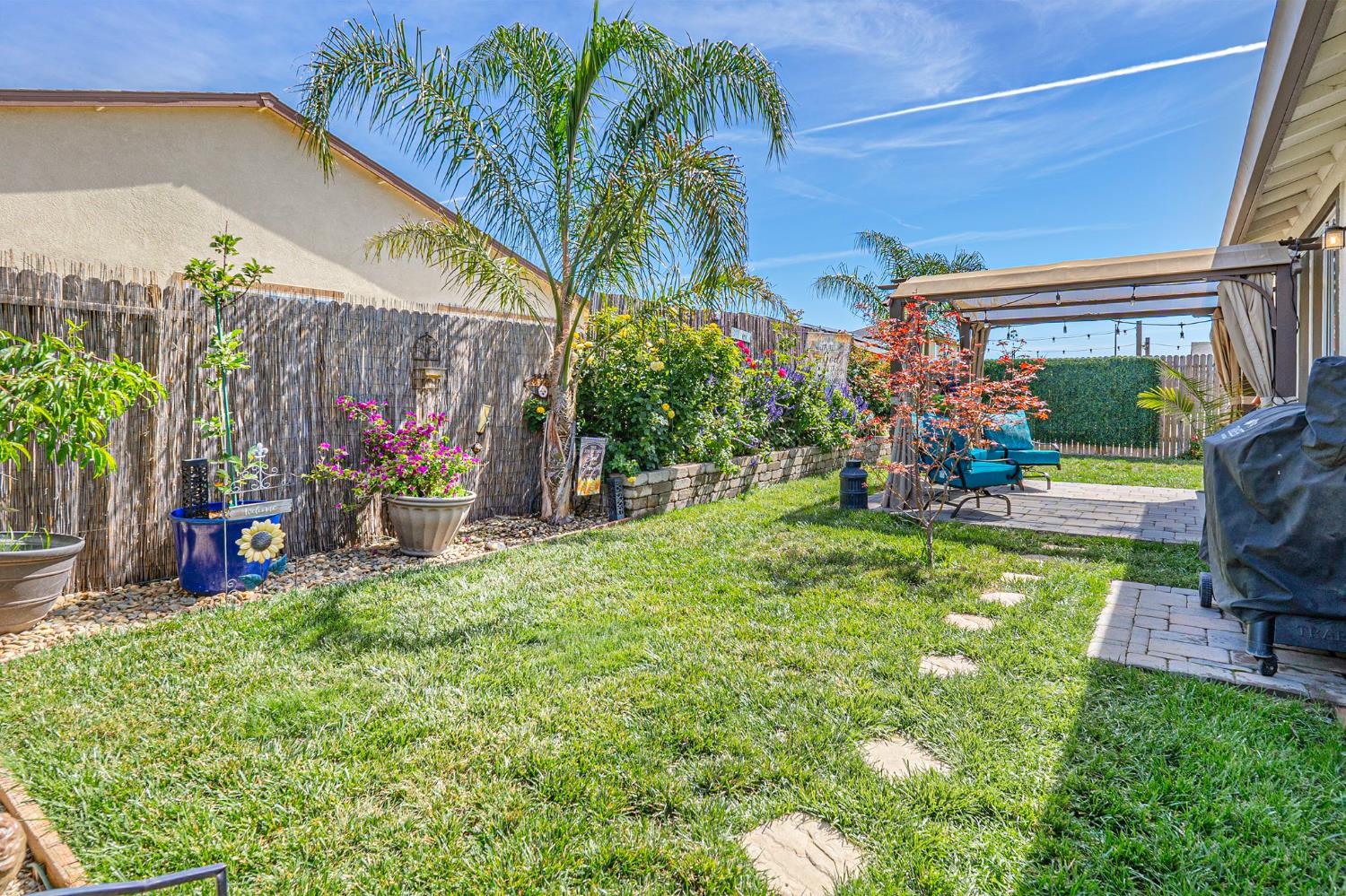 1549 Gelderlander Way