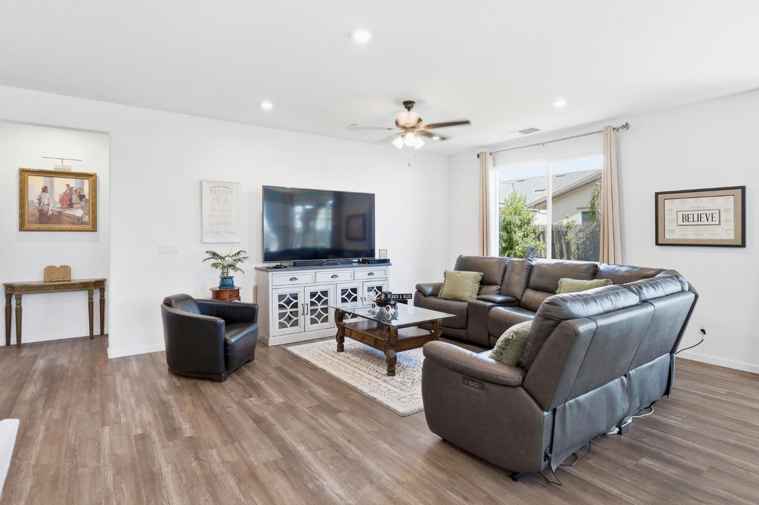 1549 Gelderlander Way
