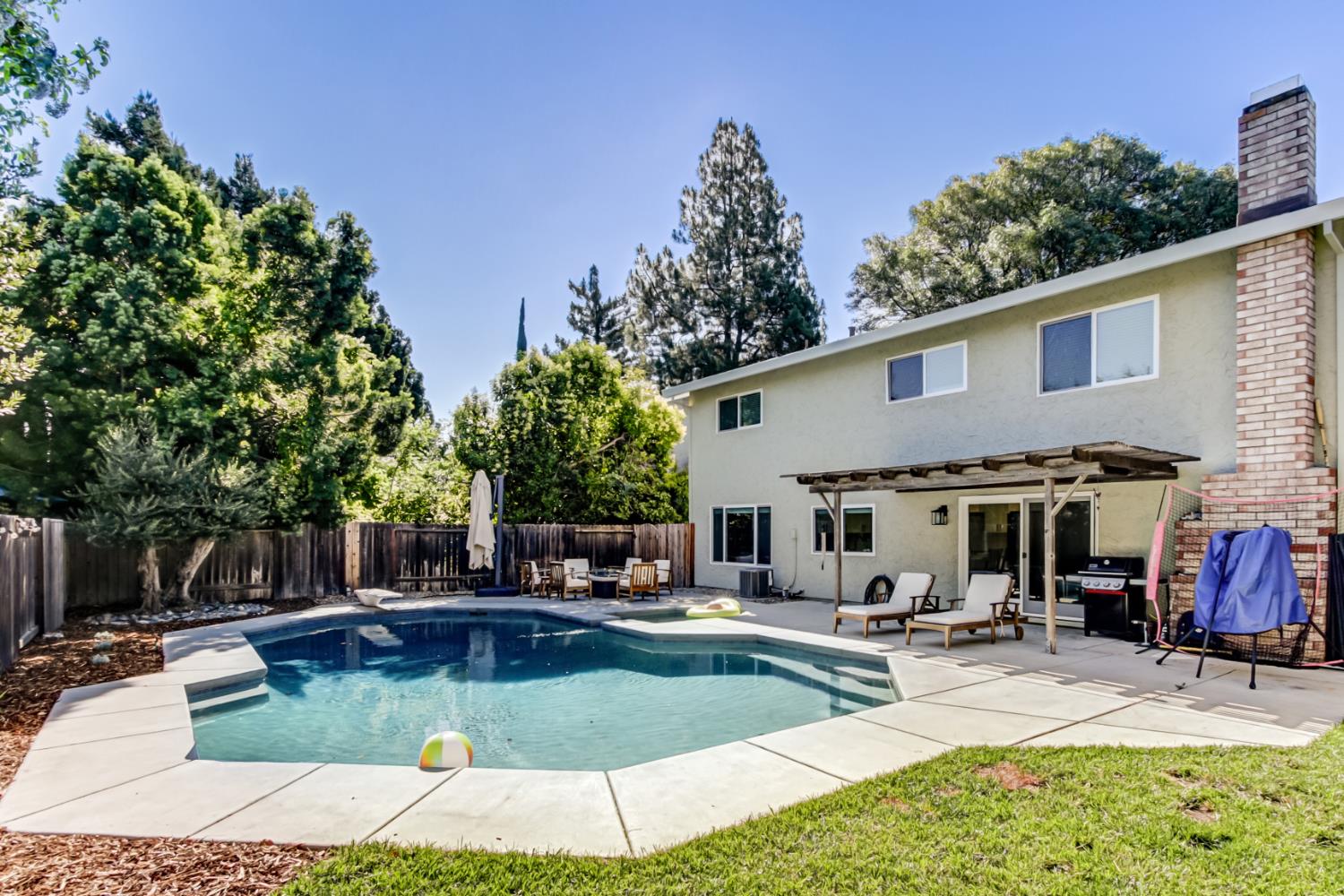 409 Encina Avenue