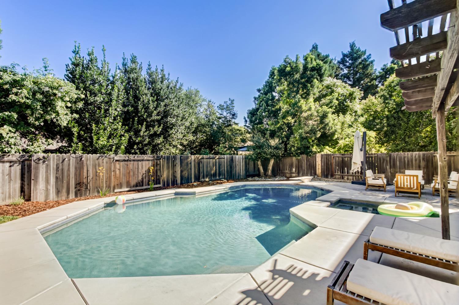 409 Encina Avenue