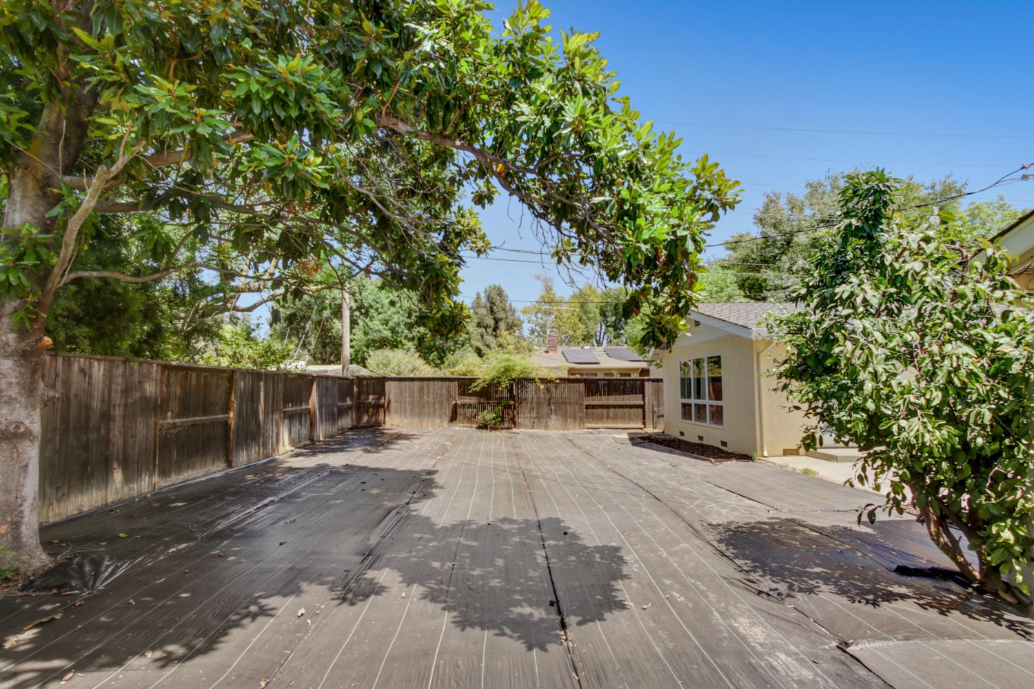 1307 W 8th Street
