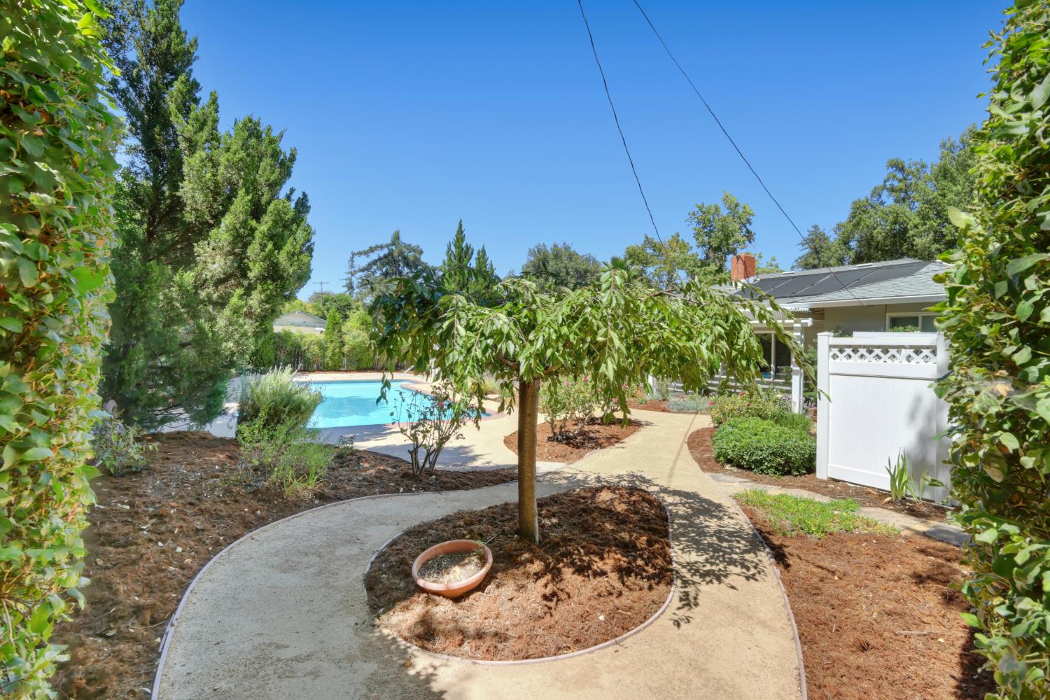 819 Sycamore Lane