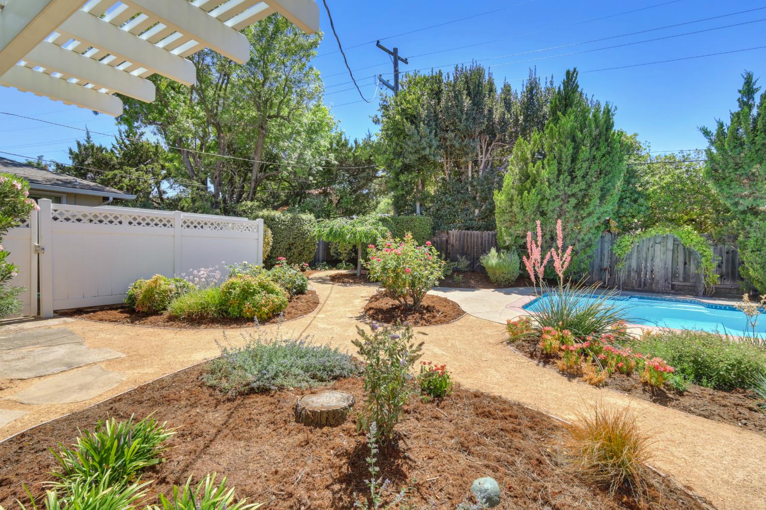 819 Sycamore Lane