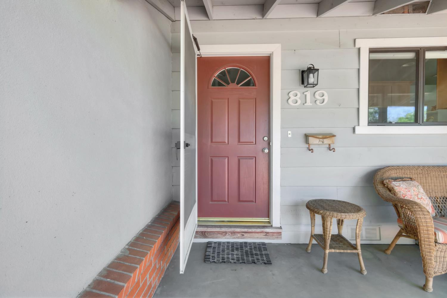 819 Sycamore Lane