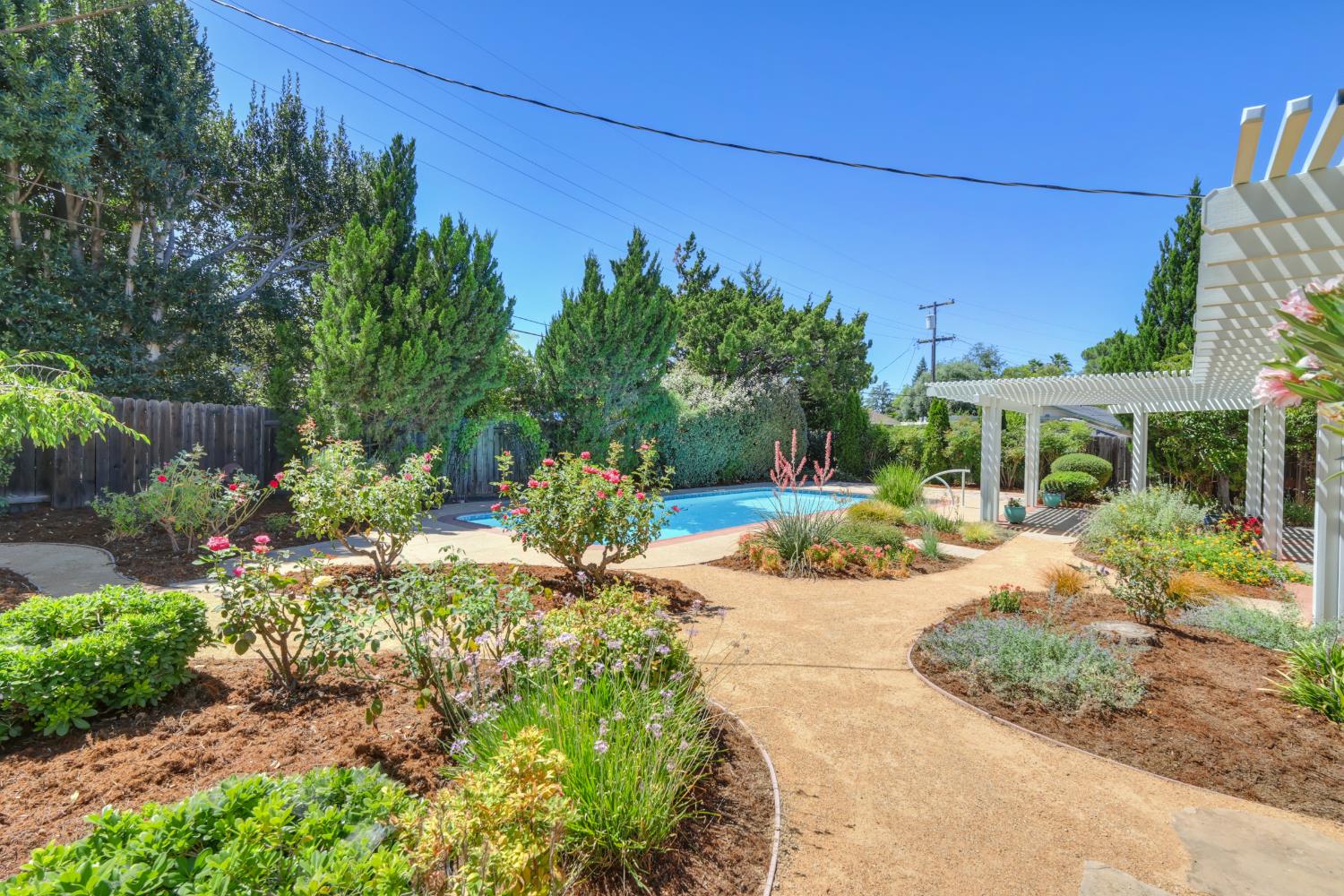 819 Sycamore Lane