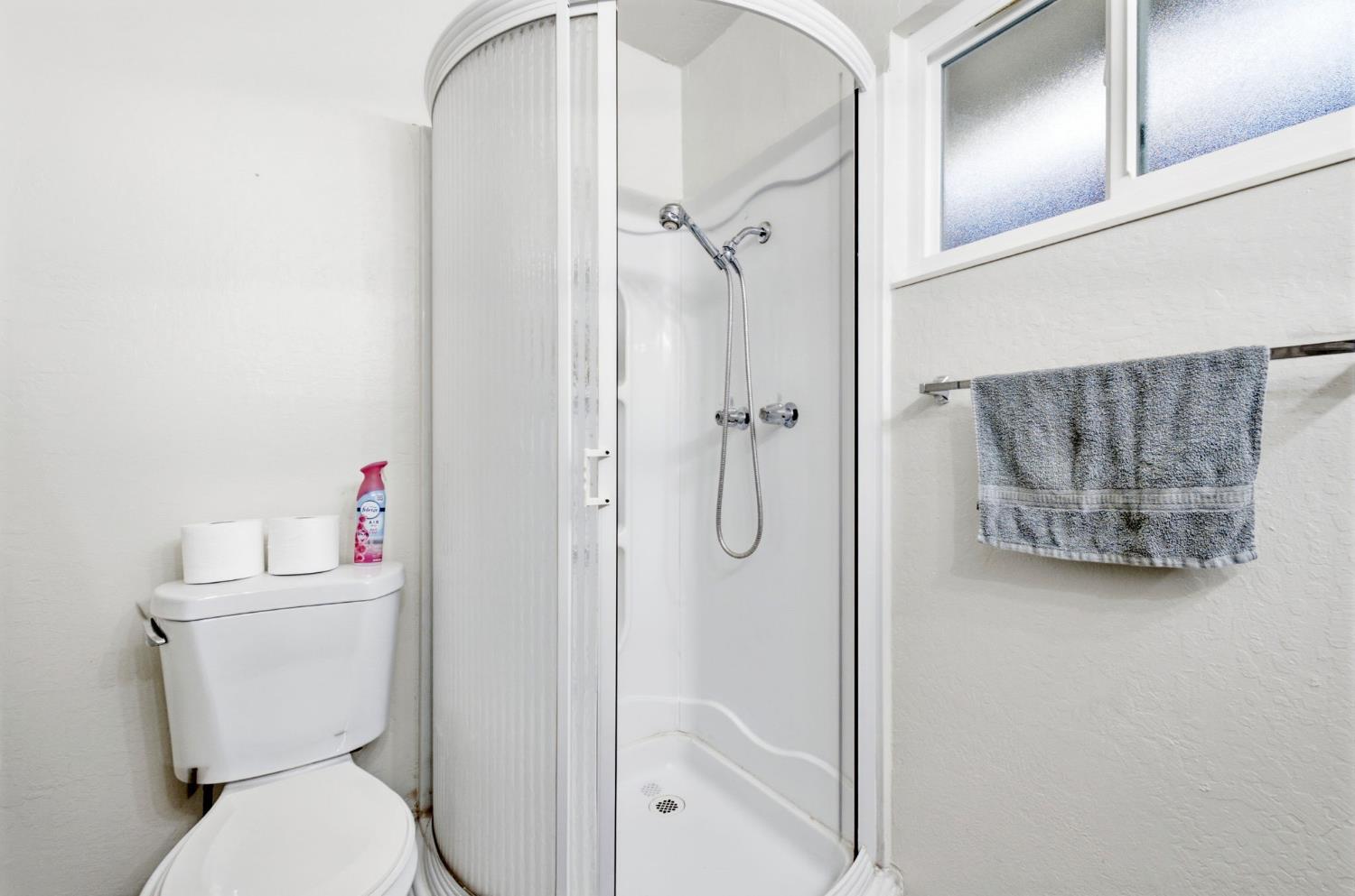 2736 Eel Place