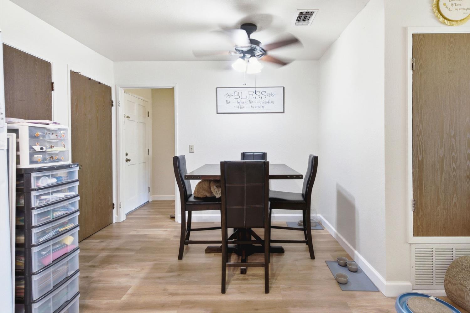 2736 Eel Place
