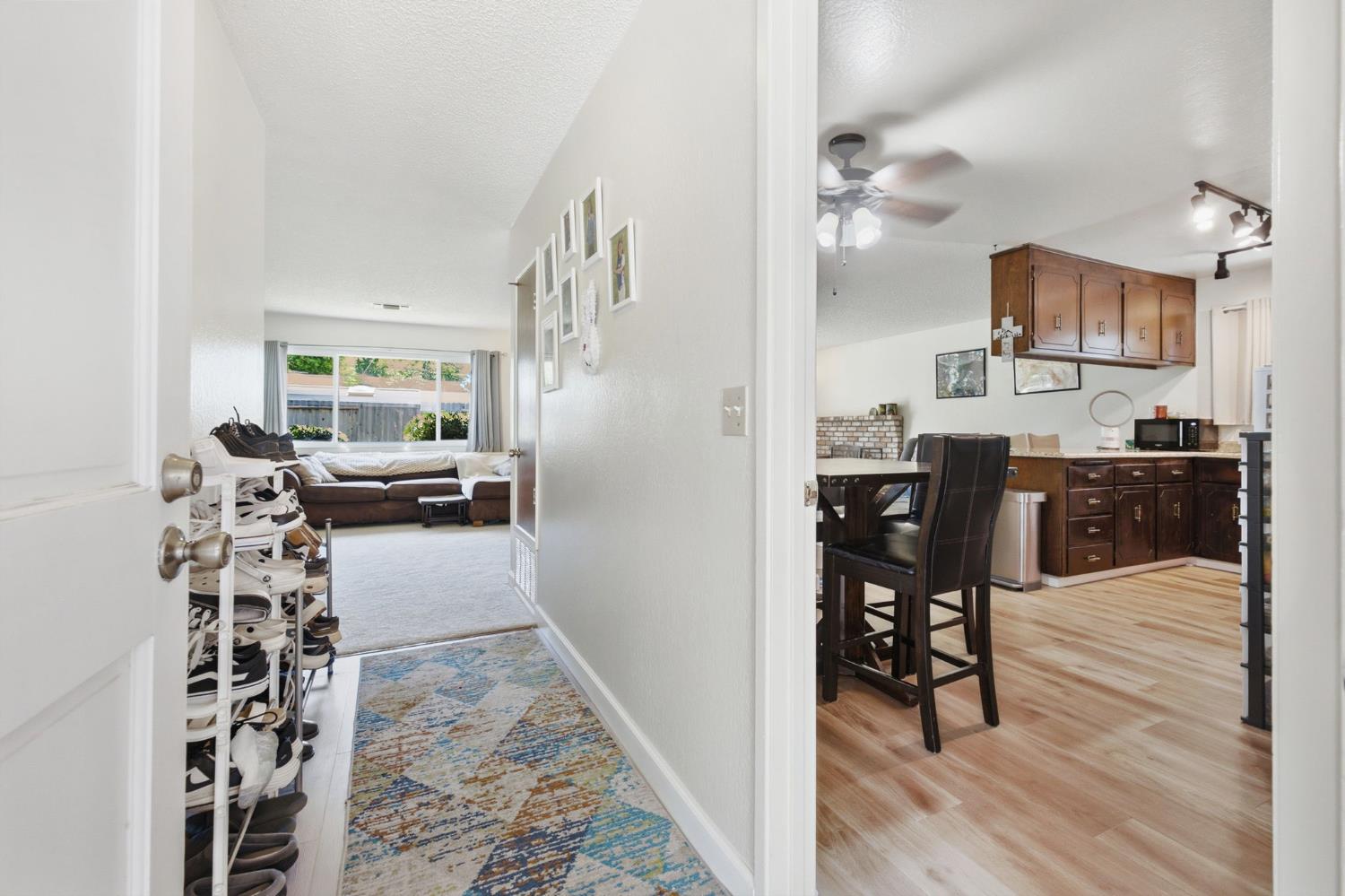 2736 Eel Place