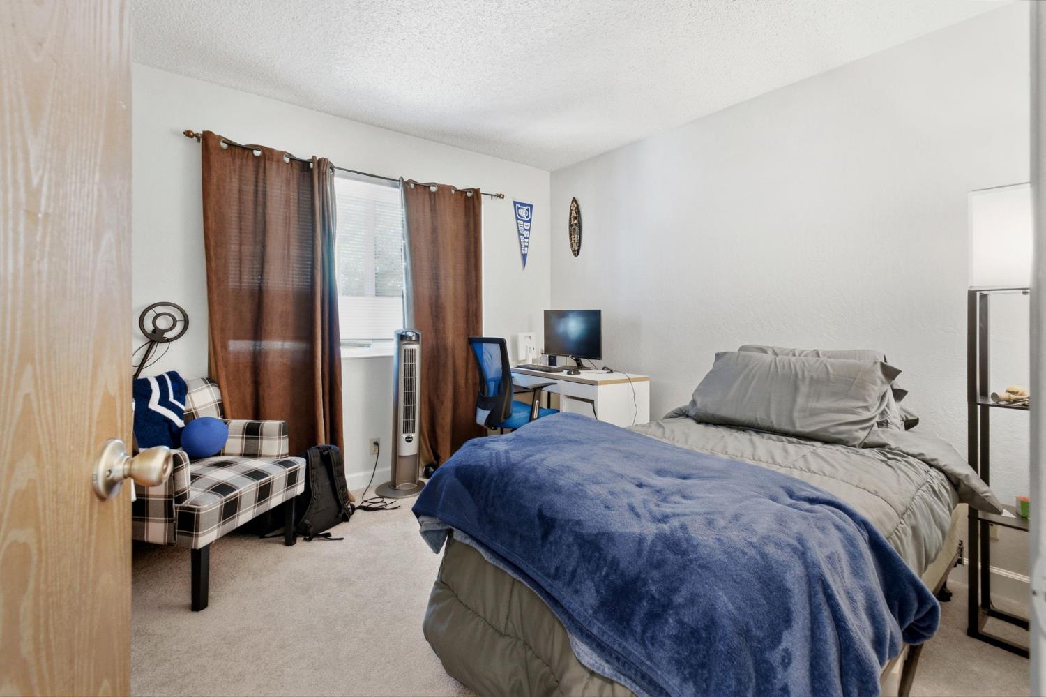 2736 Eel Place