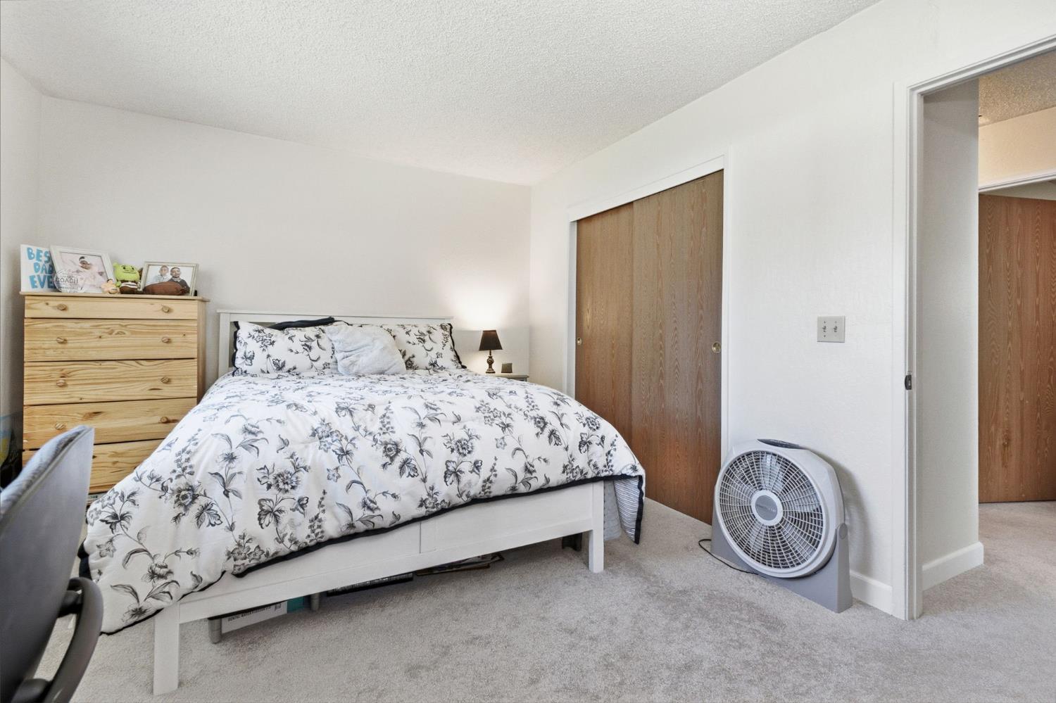 2736 Eel Place