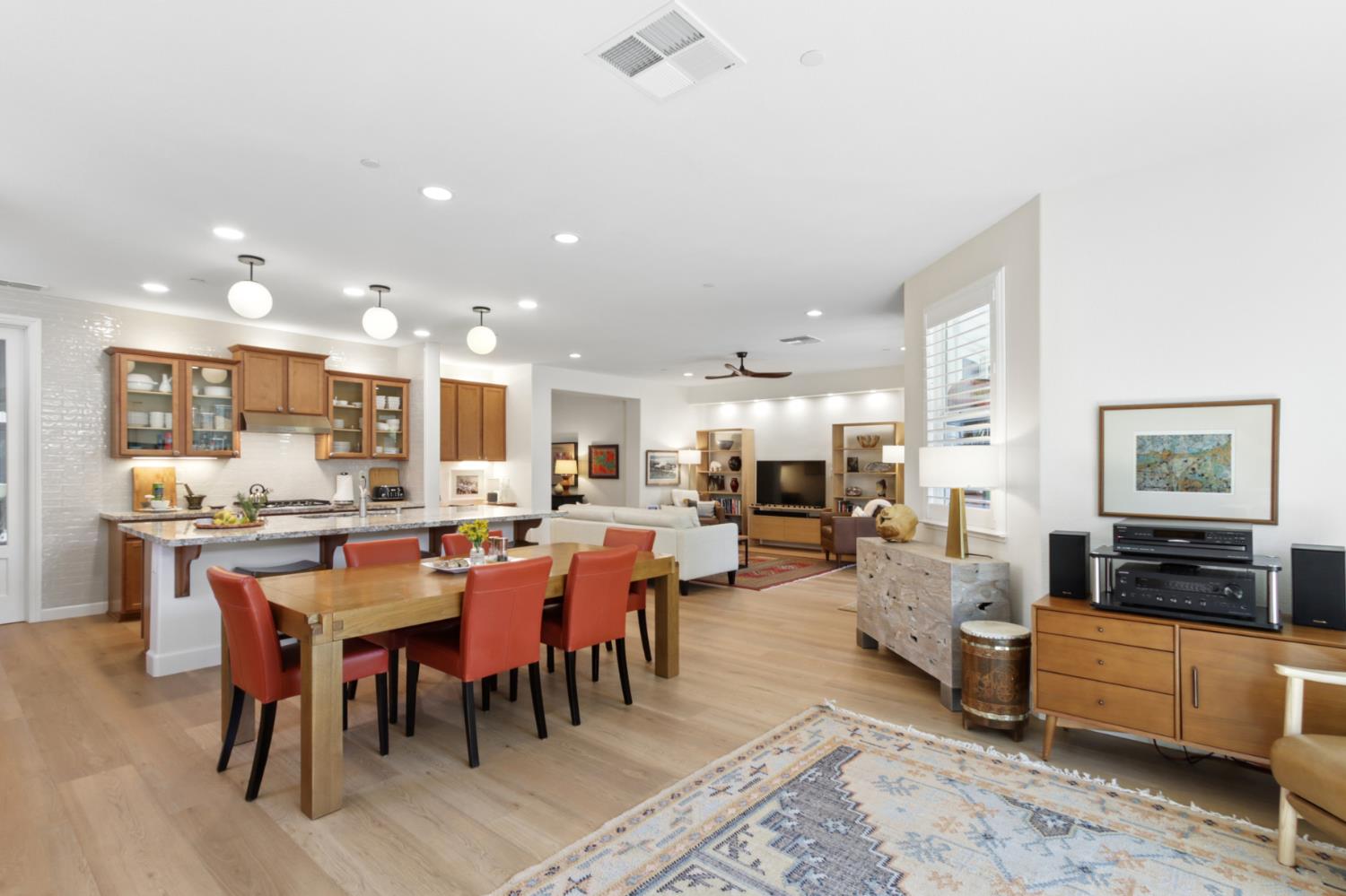 2206 Russell Circle