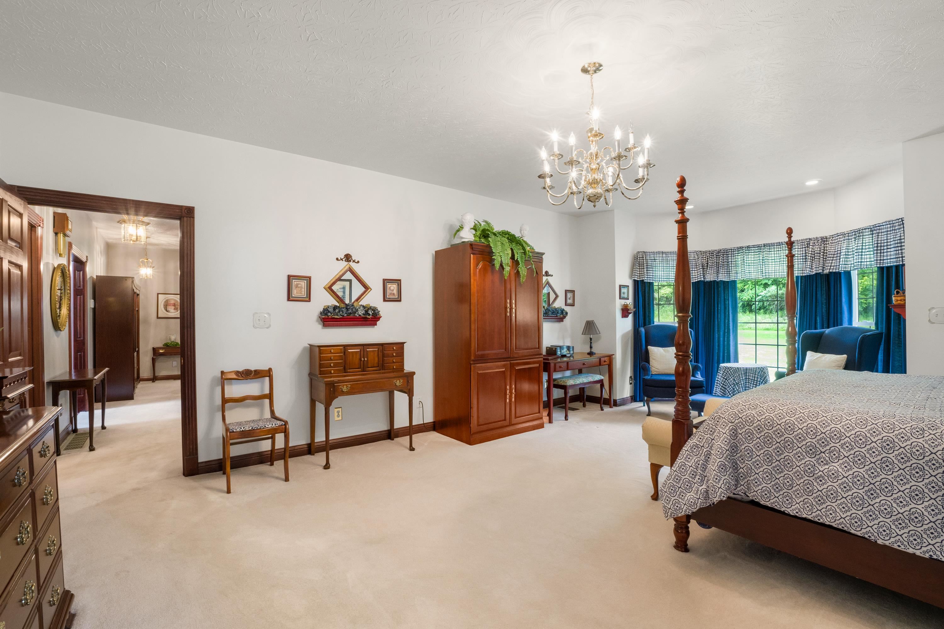 3222 Carriage Hill Court