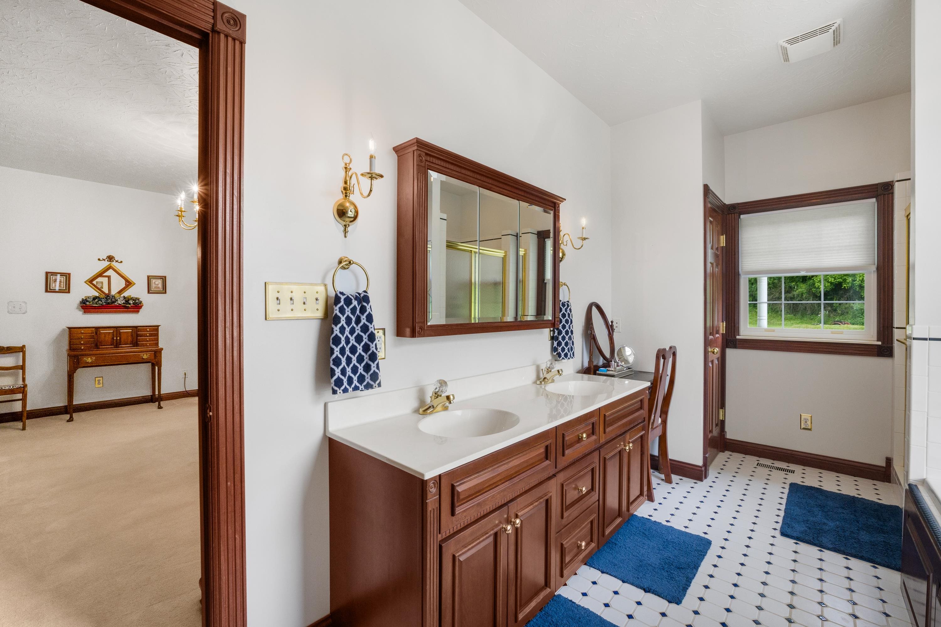 3222 Carriage Hill Court