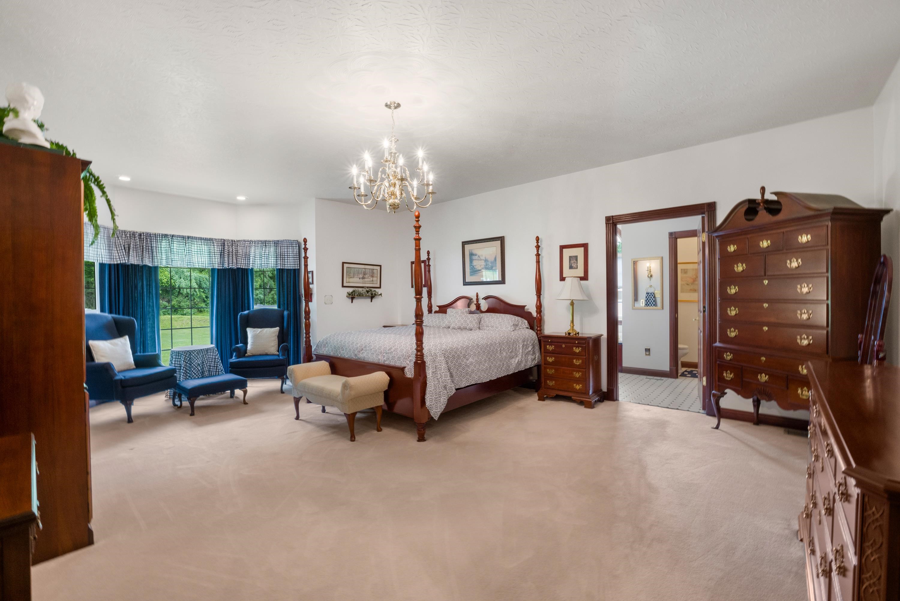 3222 Carriage Hill Court