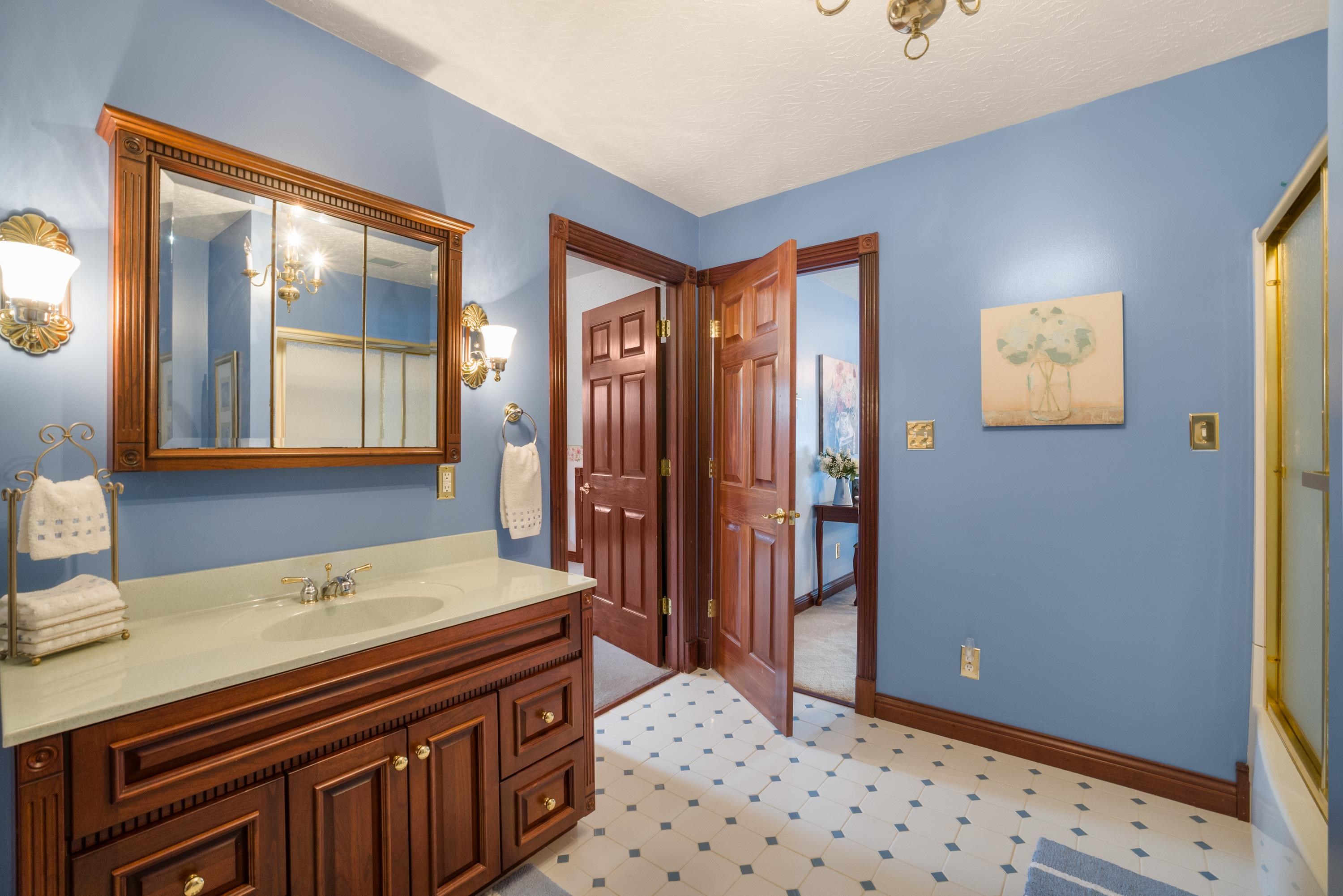 3222 Carriage Hill Court