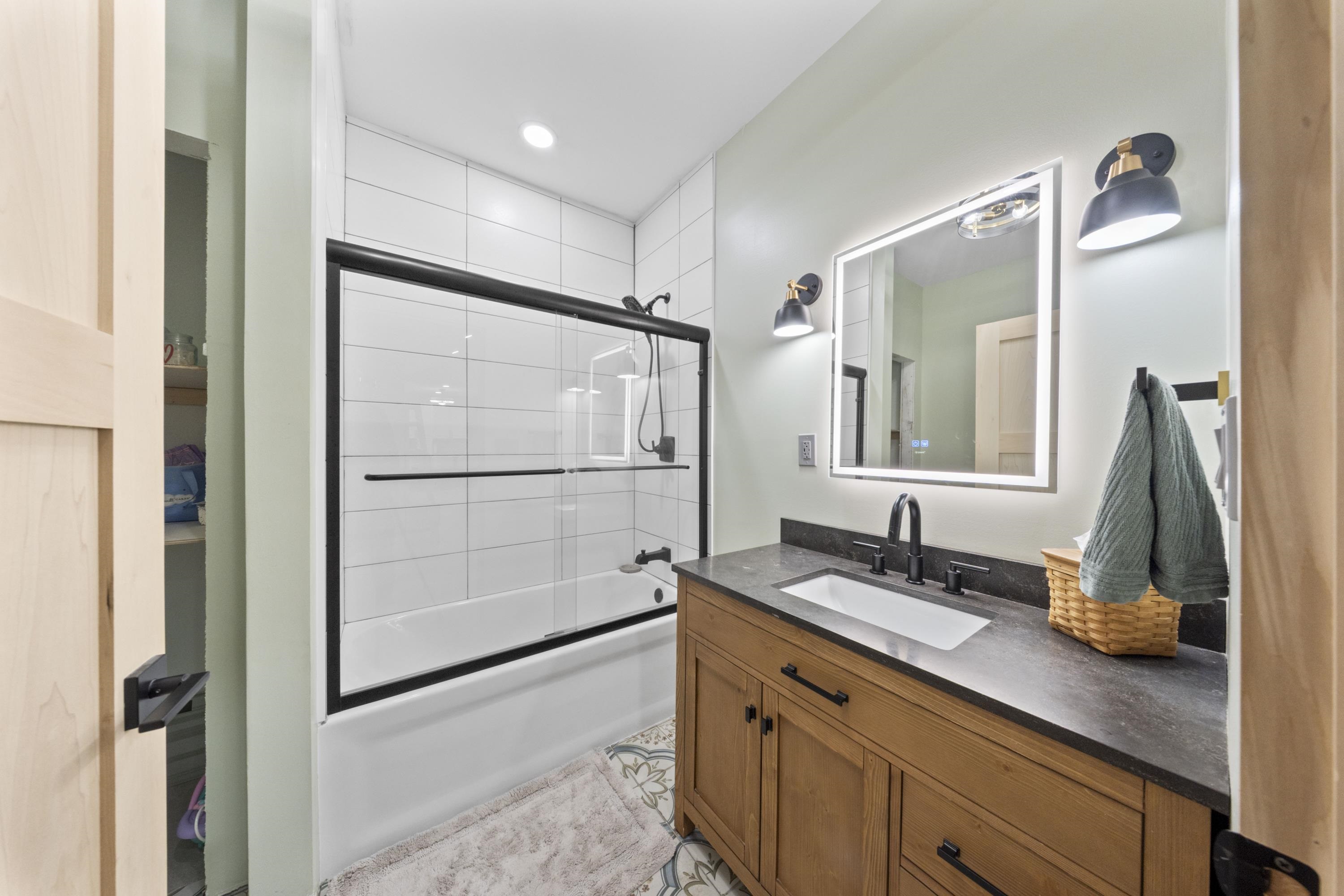 14932 Pakateal Lane