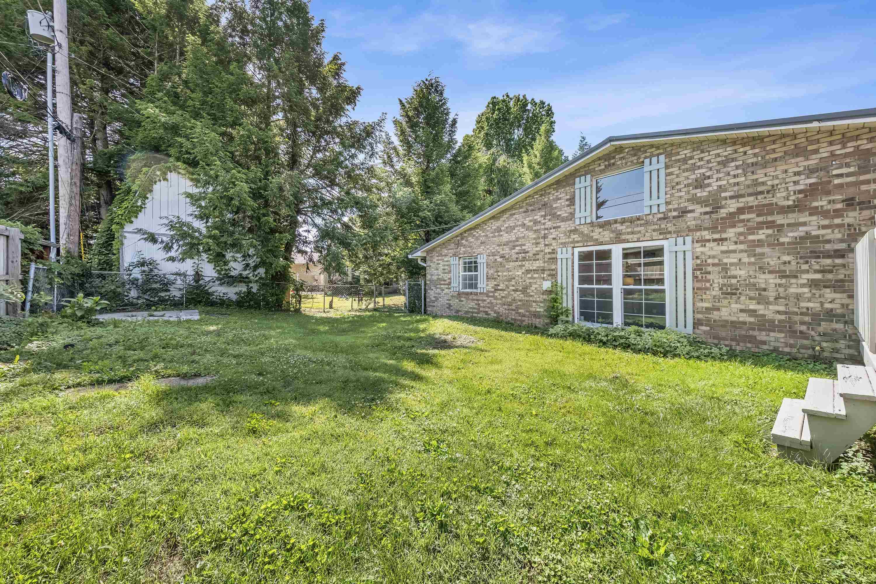 1411 S Calumet Drive
