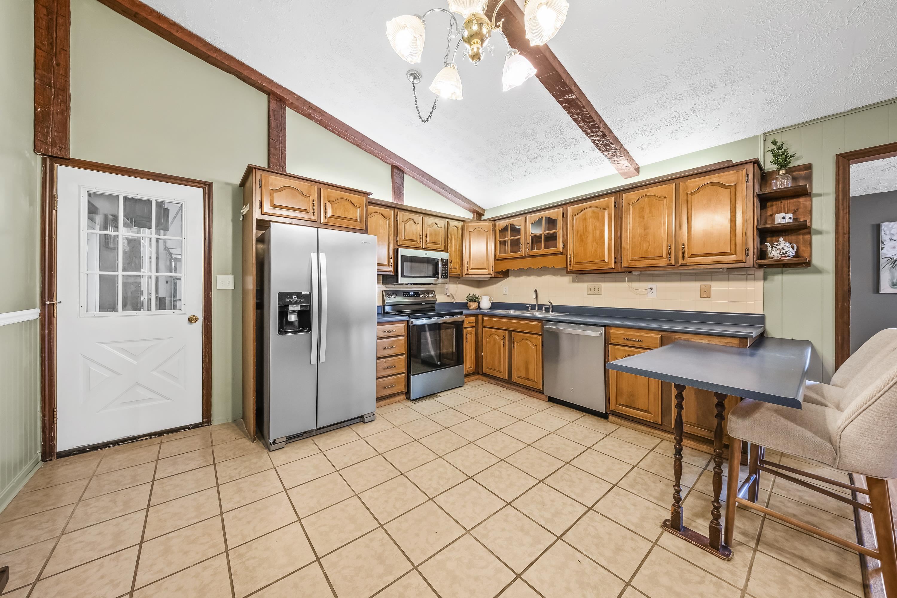 1411 S Calumet Drive