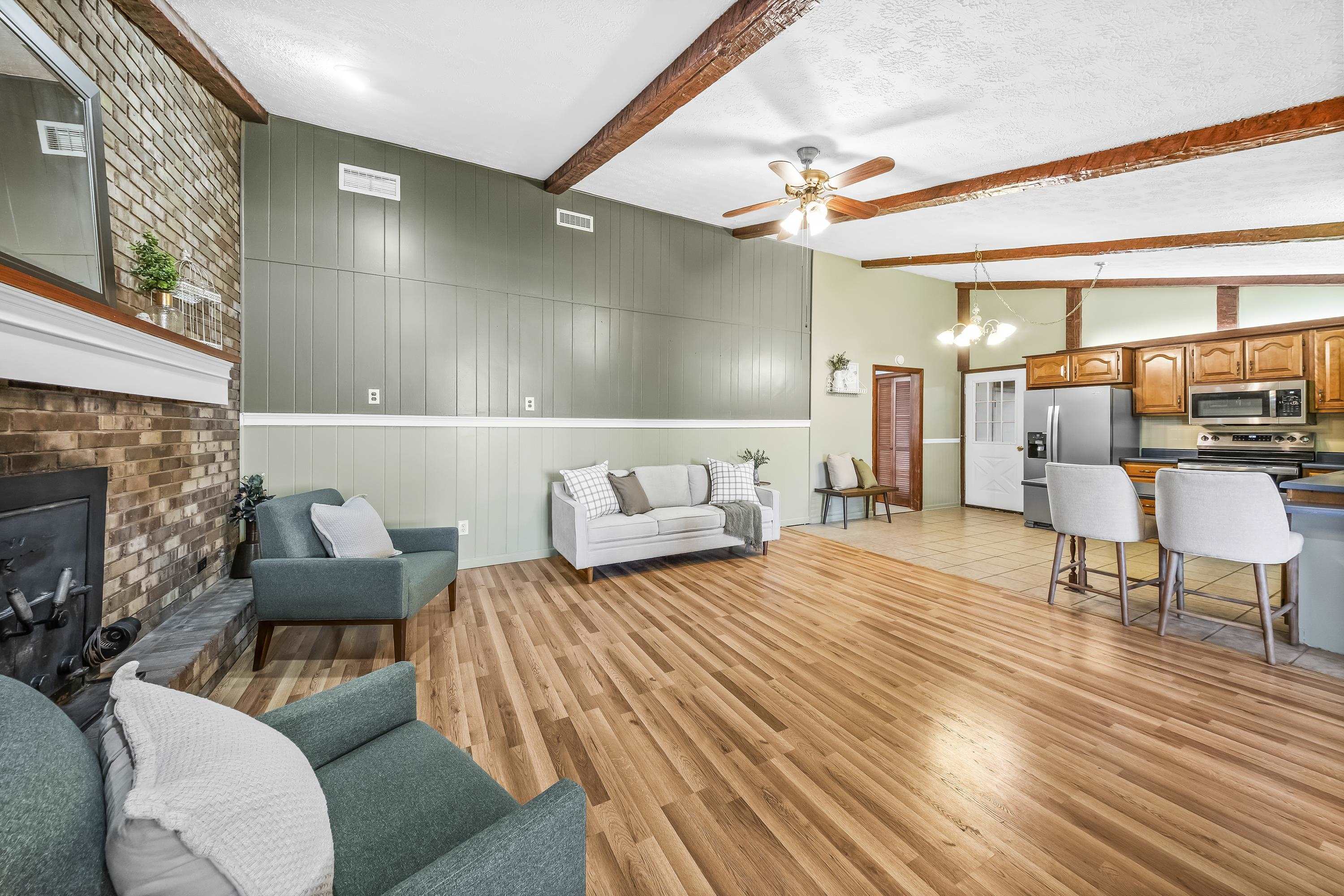 1411 S Calumet Drive